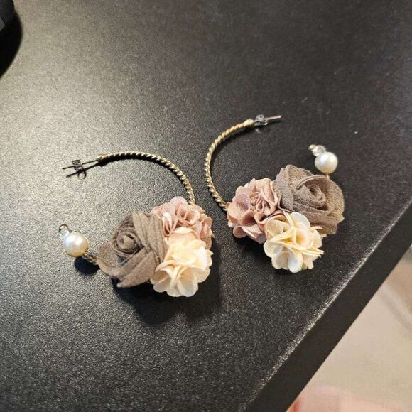 Free People Jewelry - Free People Handmade Floral Romantic Pearl & Rose Hoop Earrings with Pearls